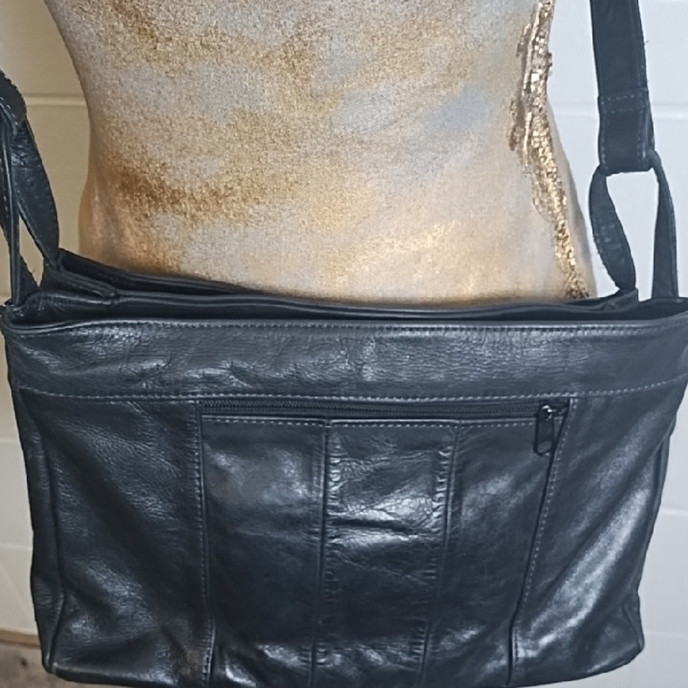 Black Leather Purse 12" Long X 4" Wide X 8" Height Adjustable Strap - Picture 2 of 16